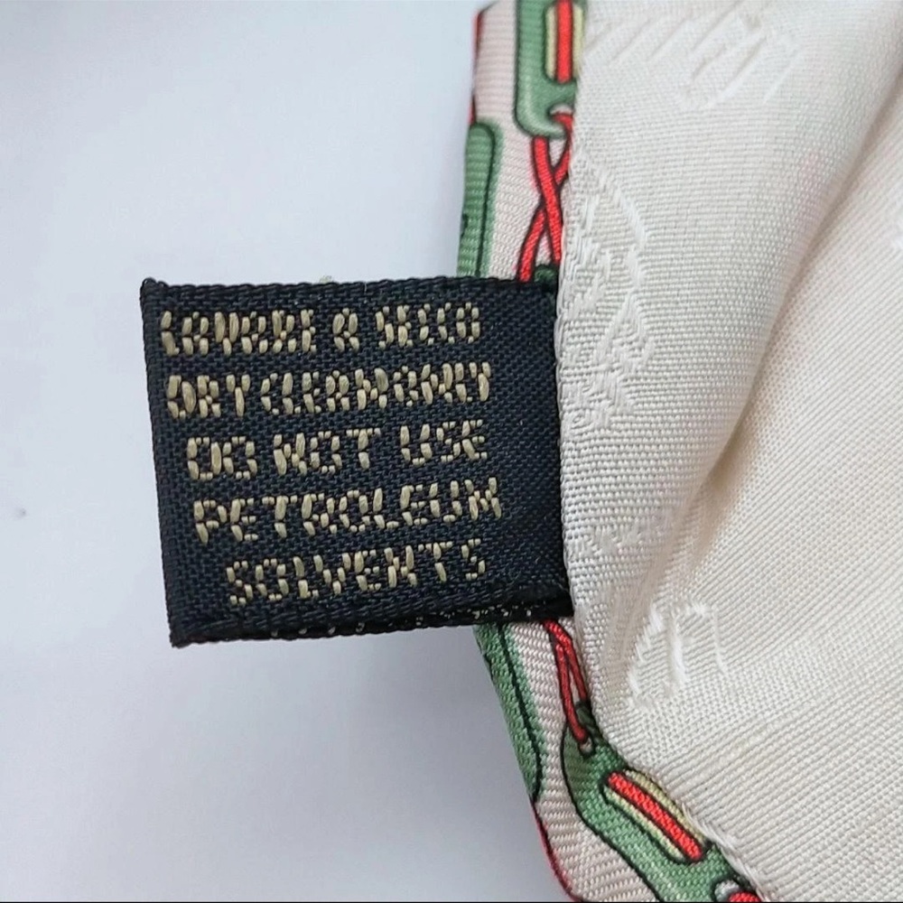 GUCCI necktie in green, red, and beige - Picture 10 of 14